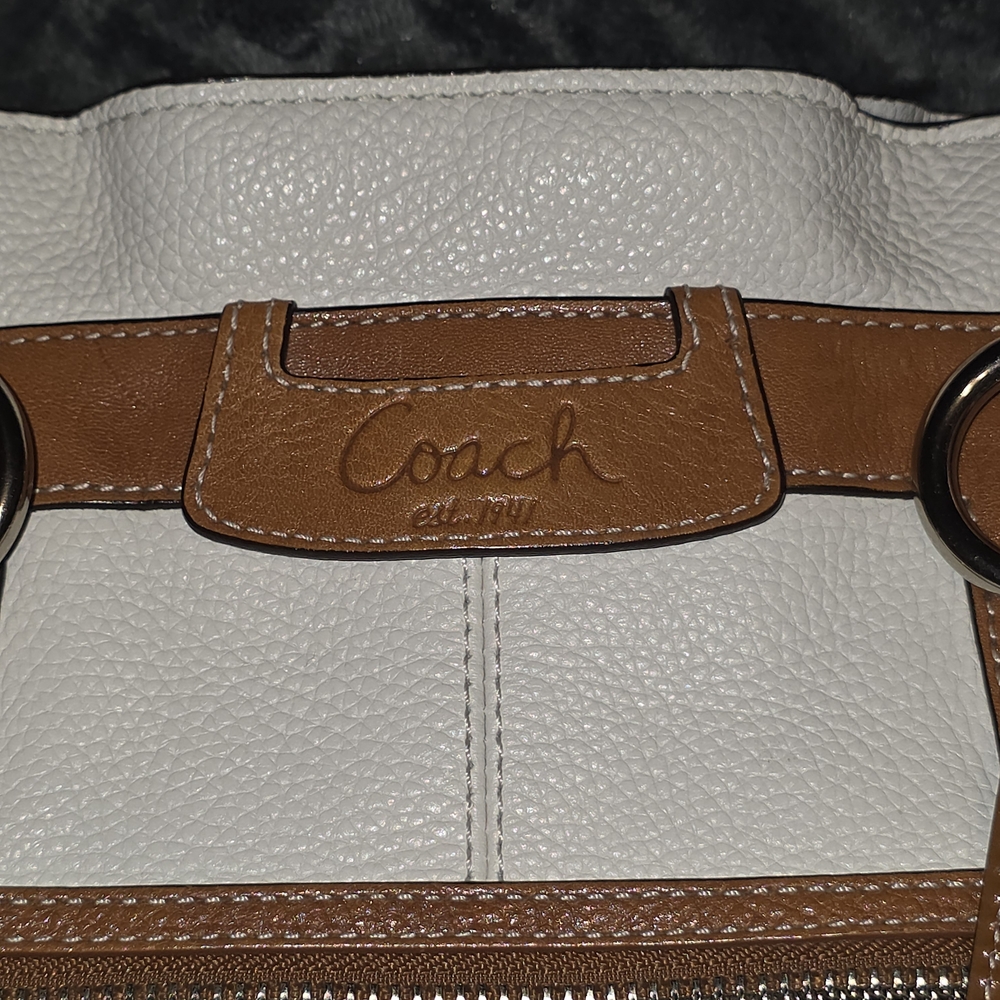 Coach Penelope Ivory Pebbled Leather Tote Handbag - EUC - Picture 4 of 16